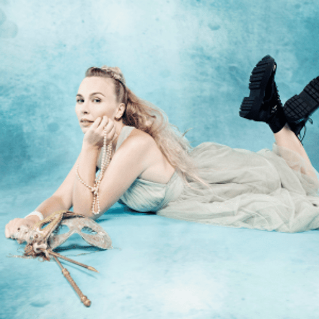 Elsa Dreisig, soprano; Jonathan Ware, piano & Niko