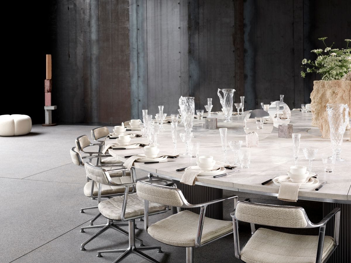 Elegant table settings in the Garage, Mogens Dahl Concert Hall – part of the gastronomic experience that complements your event. Ideal for weddings, corporate parties, and conference dinners.